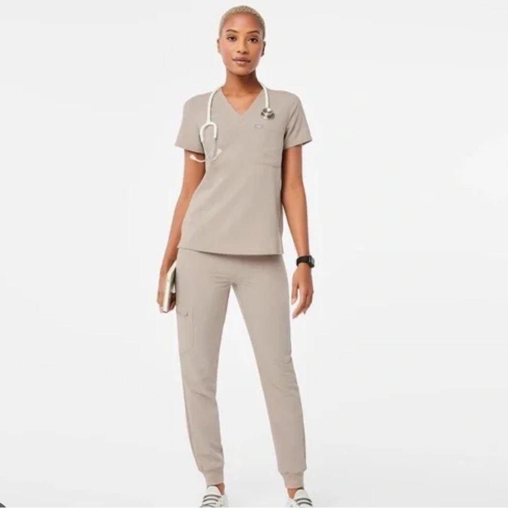 Figs XS Scrub Set in Bone